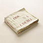                                                                                                                                         《被遗忘的颂歌》（Ode à l'Oubli）是路易斯·布尔乔亚（Louise Bourgeois）于2002年91岁高龄时创作的一本手工书。32幅布面拼贴作品，用多种不同工艺重现了贯穿艺术家一生的创作意象：图腾塔柱、同心图、密集网格、圆