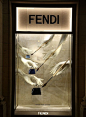 FENDI芬迪品牌90周年纸工艺装置艺术橱窗设计