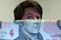 “钞票脸”是一种创意照片，将纸币折叠起来，将钞票上的人脸与实际的人拼接起来拍成一张照片。无论你使用什么器材拍摄，哪怕只是最普通的手机也没关系，关键只在创意。