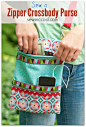 Sew a crossbody purse with a zipper on sewmccool.com