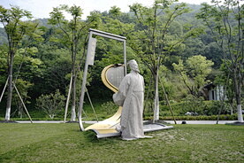 杭州铜鉴湖公园苏轼雕像