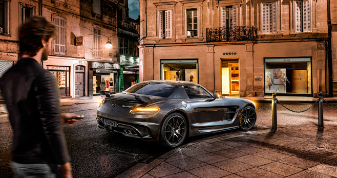 Mercedes SLS : Merce...