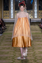 Simone Rocha Spring 2019 Ready-to-Wear Fashion Show : The complete Simone Rocha Spring 2019 Ready-to-Wear fashion show now on Vogue Runway.