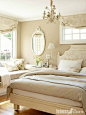 最新暖色经典卧室装修美图—土拨鼠装饰设计门户