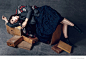 LOFFICIEL土耳其-2014年11月的封面故事-令人惊叹的Manon Leloup身穿大量刺绣和装饰外观的华伦天奴礼服，登录杂志封面---酷图编号1112473