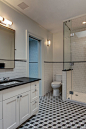 美式三居142平家居卫生间淋浴房浴室柜装修效果图