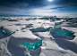 世界上最大湖泊的绿松石冰块 - 新摄影