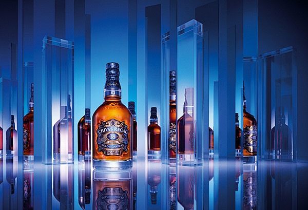 CHIVAS REGAL : Retou...