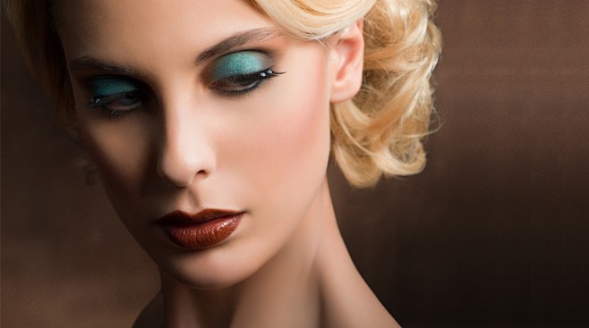 Blue Sepia – MAKE UP...