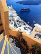 希腊，圣托里尼岛，俯瞰爱琴海。