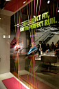 阿姆斯特丹Nike耐克橱窗展示 设计圈 展示 设计时代网-Powered by thinkdo3