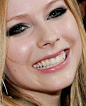 Avril_Lavigne_：犯的所有花痴，都想让你知道，你会知道吗？薇妞。