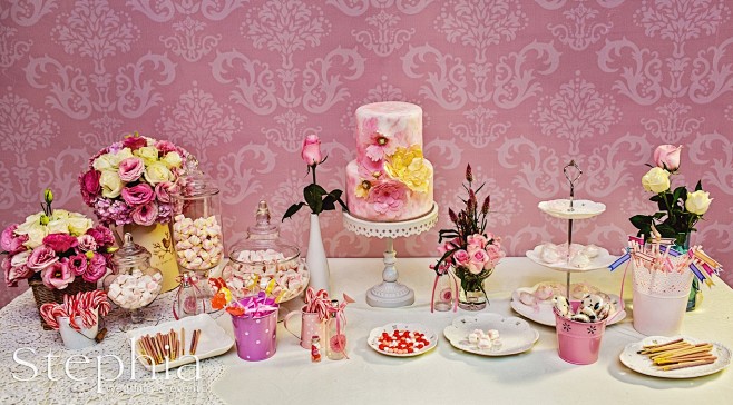 甜品桌+来自：婚礼时光——关注婚礼的一切...