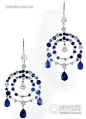 定制新年奢华感动 梵克雅宝礼单
Pétillante Stud Earrings
蓝宝( 7.94克拉)与圆形与梨形的钻石(共2.971克拉)镶嵌于白K金的耳环上。 
