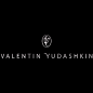 中文名：瓦伦丁·尤达什金
英文名：Valentin Yudashkin
国家：俄罗斯
创建年代：1987年
创建人：Valentin Yudashkin时装屋
现任设计师：Valentin Yudashkin
