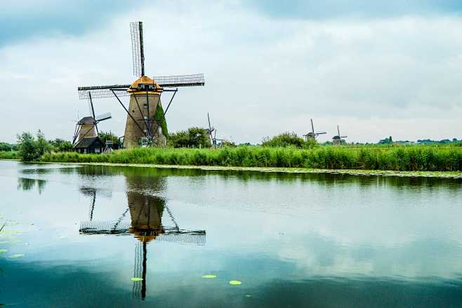 Kinderdijk Mills by ...