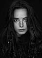 波兰Anna Dyszkiewicz美丽的黑白肖像摄影