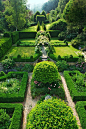 Gardens and Landscaping / Classic English Garden