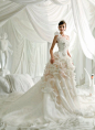 #带着婚纱去寻找爱情#@SalyPeng今日新娘高级婚纱设计师
