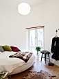 白茶™ » 简单家居生活杂志 » 75.7平米的明亮素雅公寓