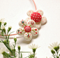 BLOOM IN WHITE brooches and necklace  