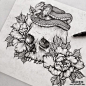 蛇骷髅花朵纹身图案