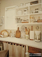 [] DearYuki森女新闻速递#森家居#ZAKKA味道浓厚的小厨房，干净内敛的色调和细节上都很美好的小物，真让人向往啊！来自:新浪微博