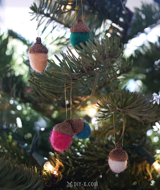 #DIY# 圣诞树上以假乱真的羊毛毡橡子...