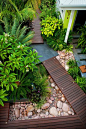 Walk and river rock for path to front door landscape by Cultivart Landscape Design: 