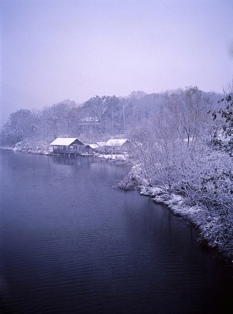 杭州的雪景，有种朦胧的感觉