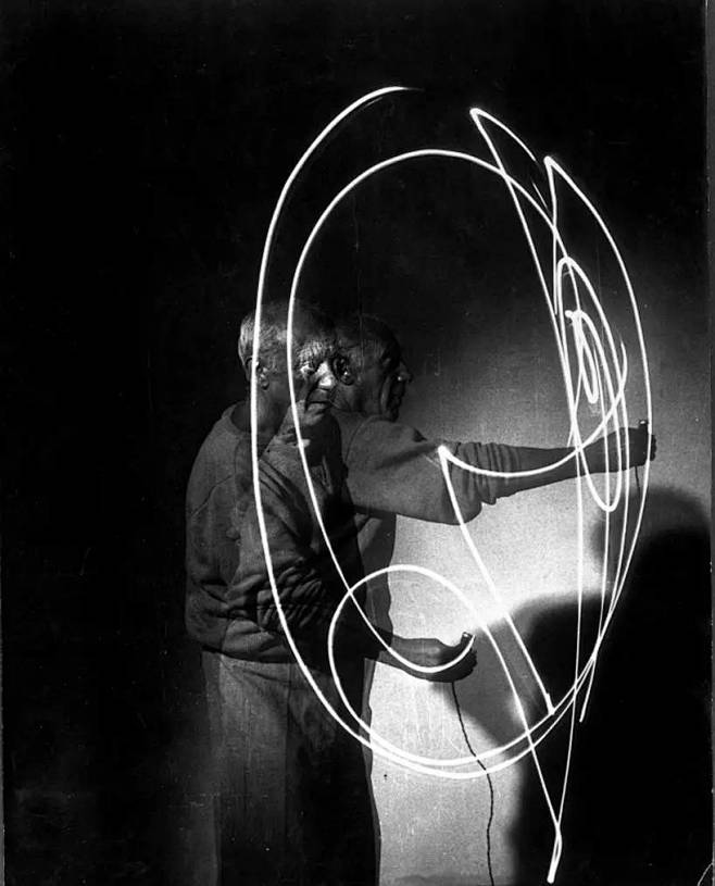 Light Drawings Picas...