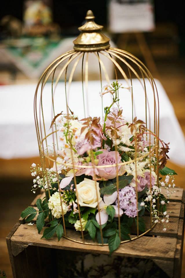 复古优雅的鸟笼创意设计，婚礼中的微观花园...