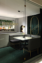 Botanist : Restaurant branding, signage, 