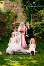 Wedding family portrait in Tuscany