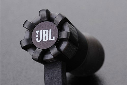 铿锵铁菊 JBL Synchros系列S...