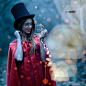 IN THE RED COAT : Shooting inspired by the tale of Little Red Riding Hood but with a modern twist