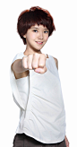 郭采洁，1986年2月19日出生于台北，台湾女歌手、演员、模特，是第六届北韵奖冠军。2007年12月25日发表第一张专辑《隐形超人》，以“优格女孩”为号出道；2008年，她在偶像剧《无敌珊宝妹》担当女主角走红。