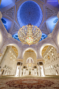 Sheikh Zayed Grand Mosque in Abu Dhabi
阿布扎比的扎耶德大清真寺，阿联酋