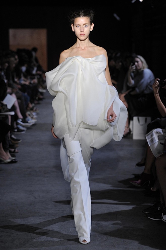 HAIDER ACKERMANN REA...