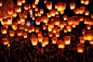 #花瓣爱旅行#1月28日，台湾2012平溪天灯节在新北市平溪中学举行，当晚一共施放8波天灯，1600颗天灯将夜空点缀得有如繁星点点。
