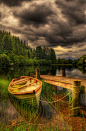 阿德湖码头。特罗萨克斯山国家公园，苏格兰
Loch Ard Jetty. Trossachs National Park, Scotland