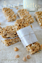 Peanut Butter Granola Bars- make your own delicious snacks for lunches or on the go! #granolabars #peanutbutter www.shugarysweets.com