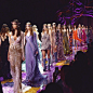 Atelier Versace 2015秋冬高级定制：颠覆以往的范思哲告诉你，想要同时性感撩人又仙气十足也不是没有办法。