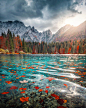 秋天在一个惊人的意大利湖