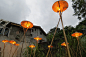 台湾圆锥帽"灯笼"作为悬浮灯装置景观 by Ivan Juarez-mooool设计