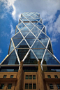 The Hearst Tower in New York City It is the world headquarters of the Hearst Corporation, bringing together for the first time their numerous publications and communications companies under one roof, including Cosmopolitan, Good Housekeeping and the San F