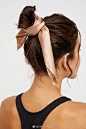 #FD Details# 一條簡單的絲帶就能打造出超時尚新髮型。 ​​​​