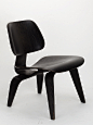 Charles & Ray Eames . LCW louge chair , 1949