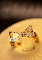 A bow diamond ring, I love this!