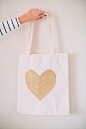 DIY: Glitter Heart Tote Bags - theglitterguide.com
